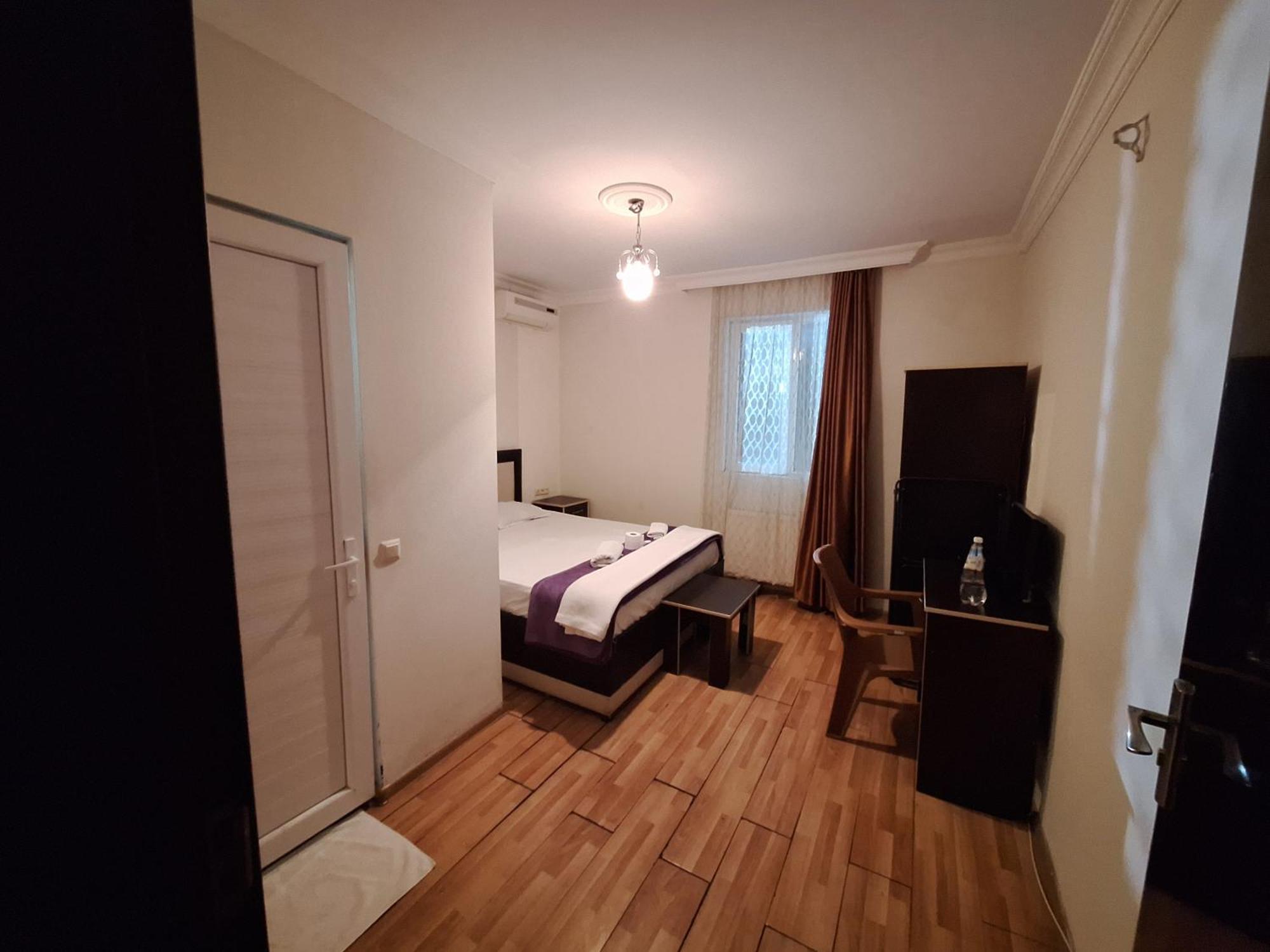 Gold Hotel Batum Eksteriør bilde